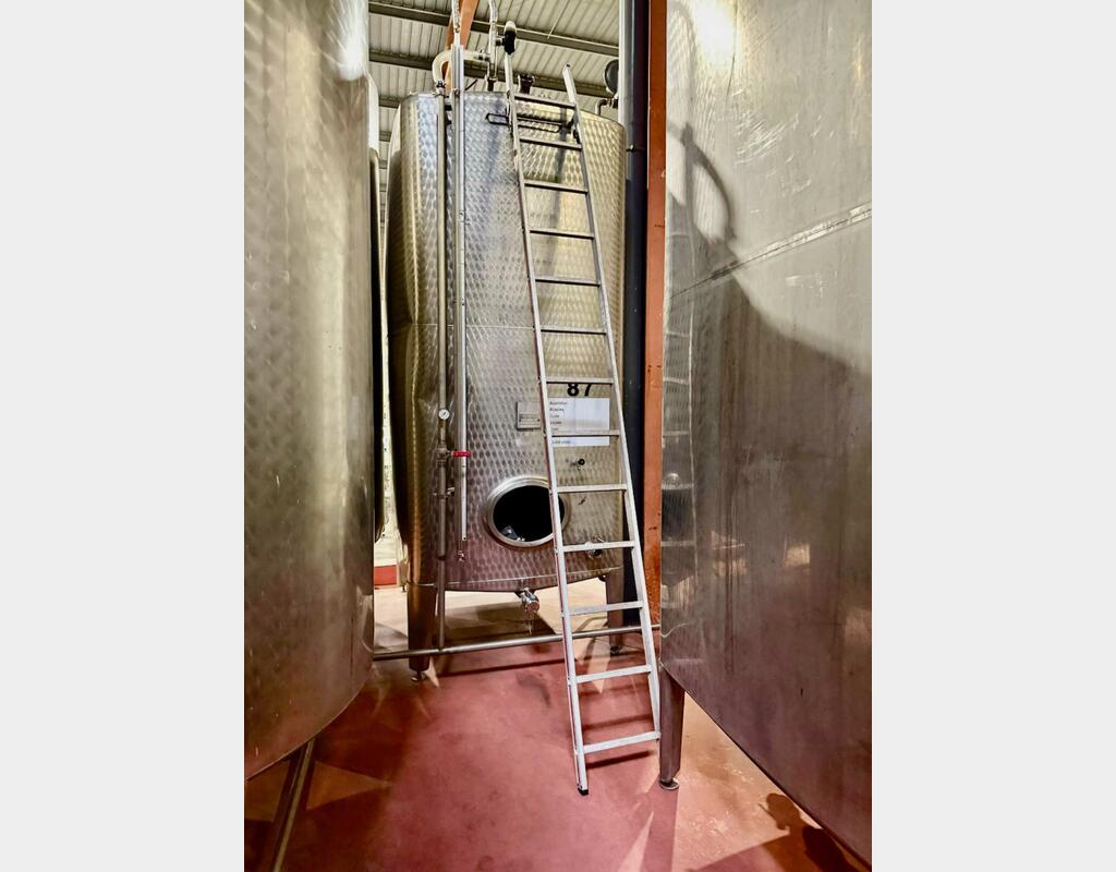 Rectangular stainless steel tank - Conical bottom - Outer finish : butt-welded