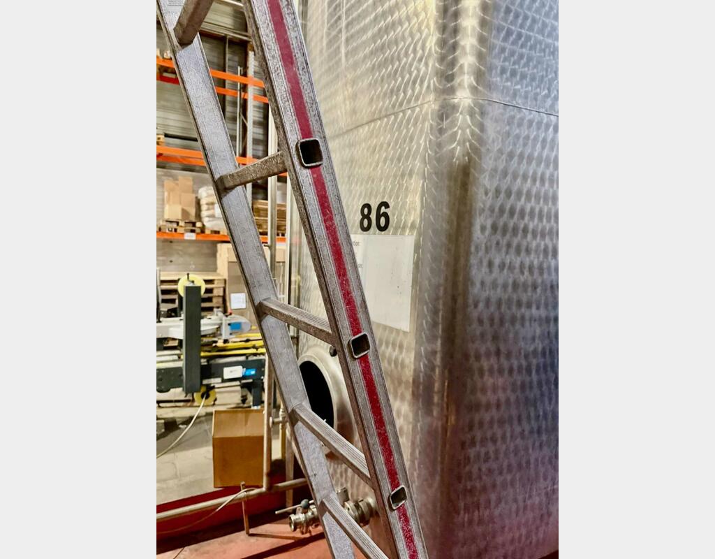 Rectangular stainless steel tank - Conical bottom - Outer finish : butt-welded