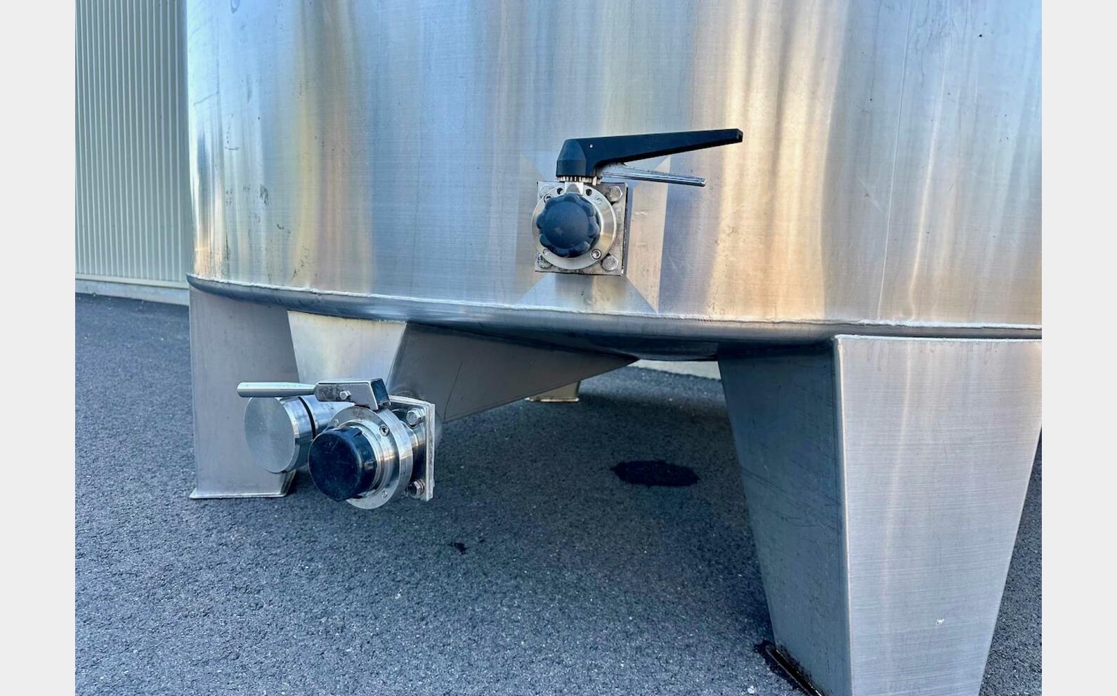 Ss tank - Conical bottom 124 HL (12,400 litres) DABRIGEON