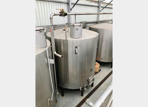 Cuve inox thermor&eacute;gul&eacute;e sur pieds 247 HL (24 700 litres) PIERRE GUERIN