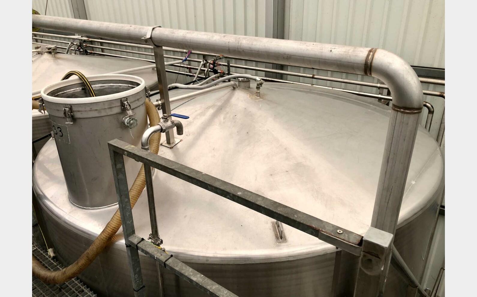 Ss tank - Conical bottom 251 HL (25,100 litres)