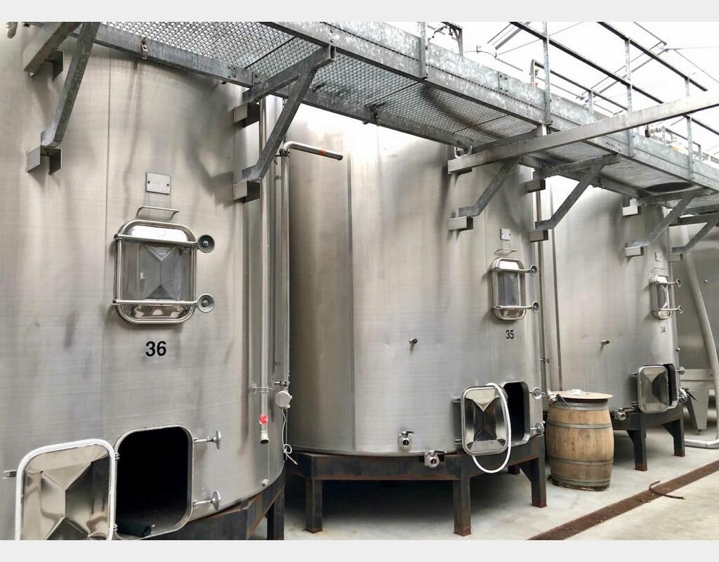 Ss tank - Conical bottom 251 HL (25,100 litres)