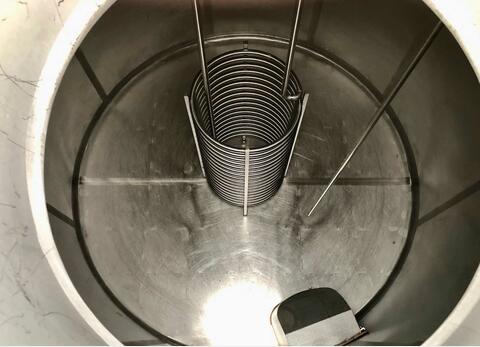 Stainless steel tank - Conical bottom on legs