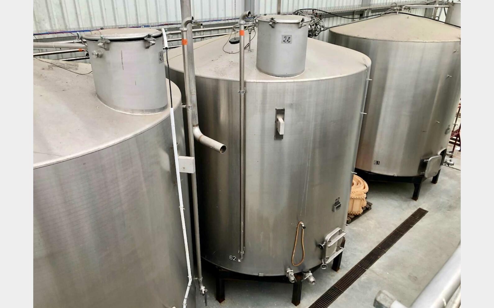 Ss tank - Conical bottom 247 HL (24,700 litres)