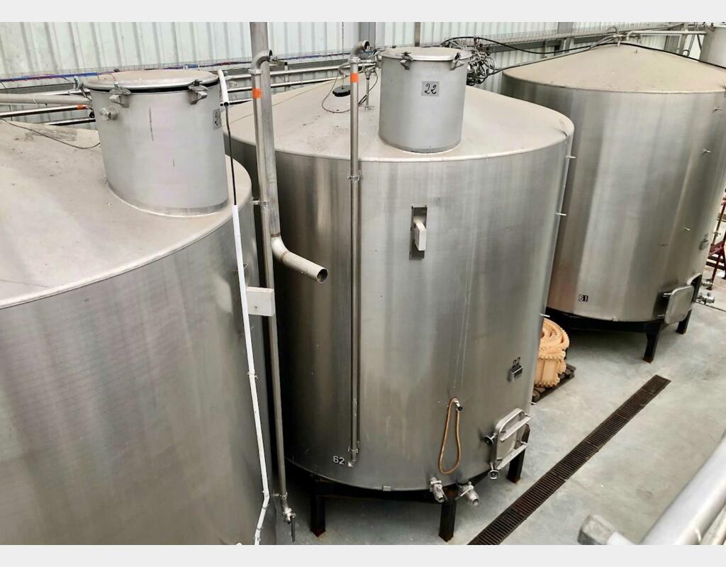 Cuve inox thermor&eacute;gul&eacute;e sur pieds 247 HL (24 700 litres) PIERRE GUERIN
