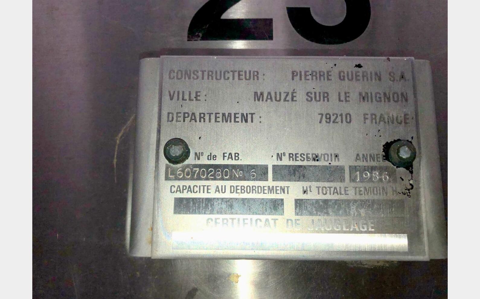 Cuve inox thermor&eacute;gul&eacute;e sur pieds 247 HL (24 700 litres) PIERRE GUERIN