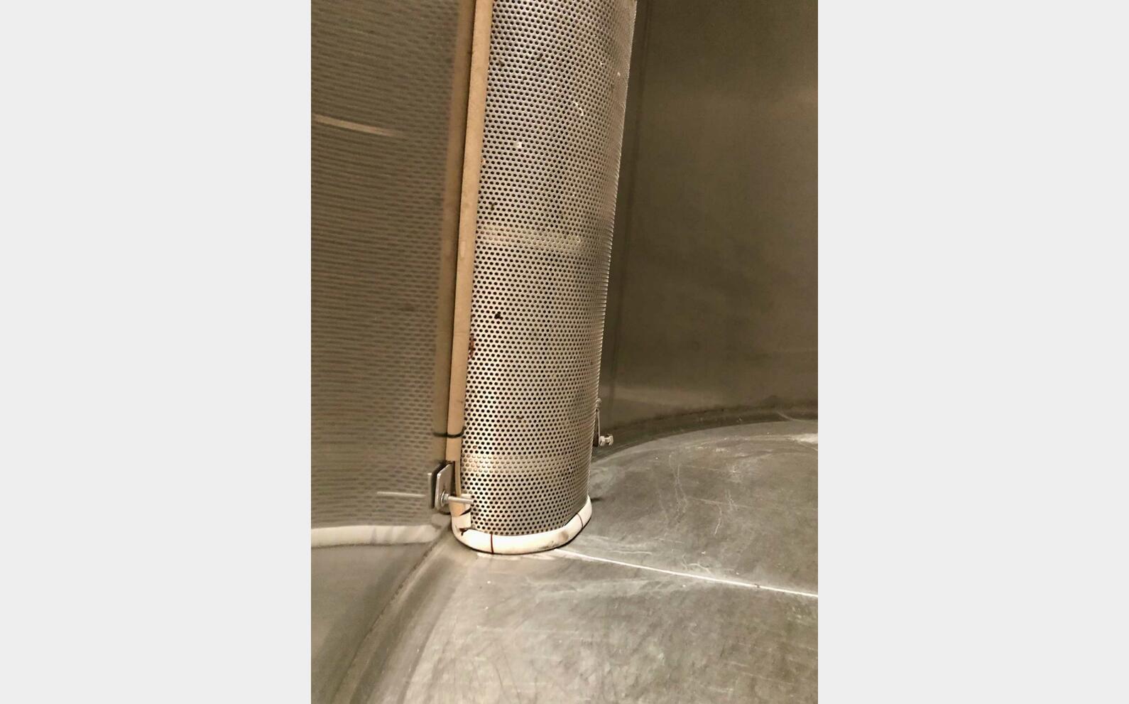 Ss tank - Conical bottom 251 HL (25,100 litres)