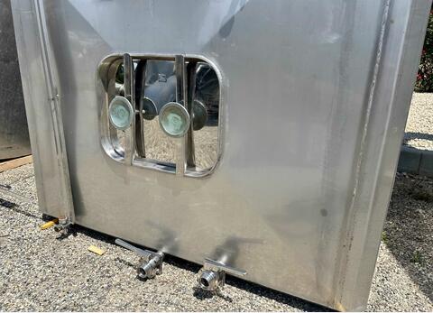 Stainless steel tank - Rectangular 80 HL (8,000 litres)