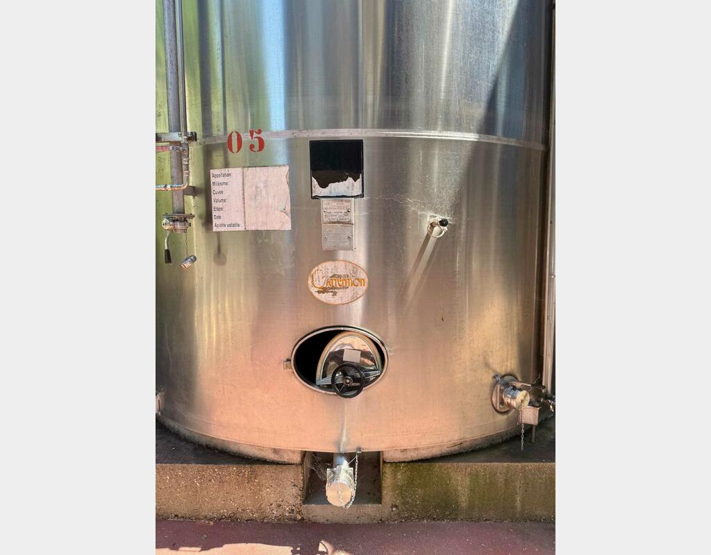 Stainless steel tank - Flat bottom