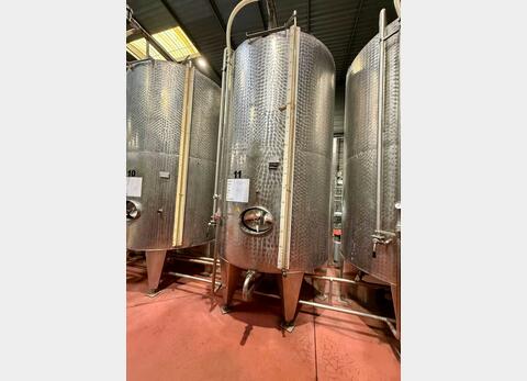 Cuve inox - Finition extérieur bouchonné - Fond plat sur pieds