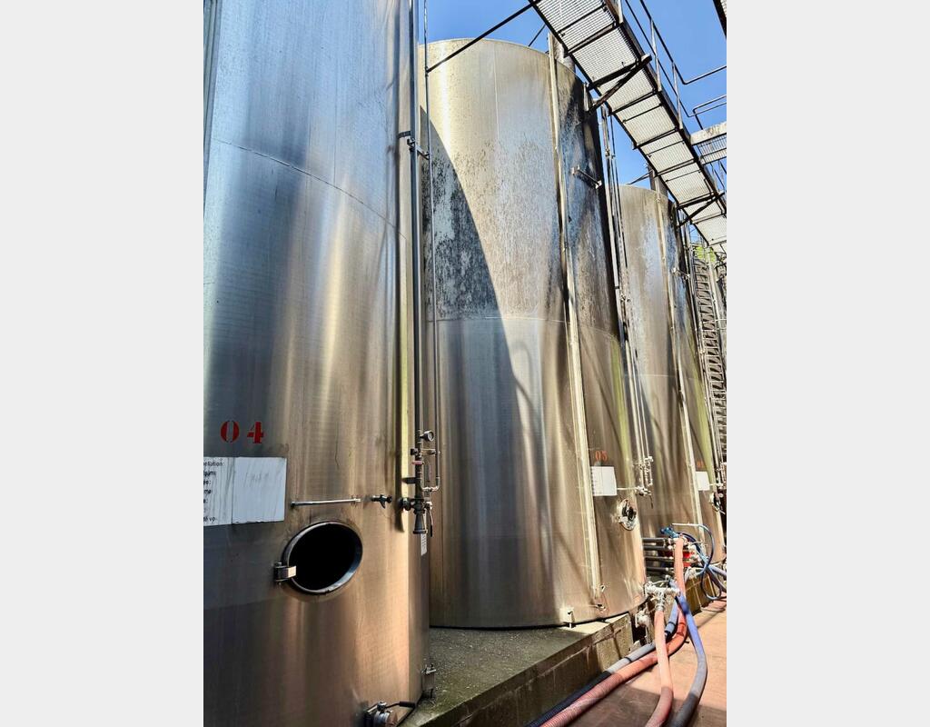 Stainless steel tank - Flat bottom