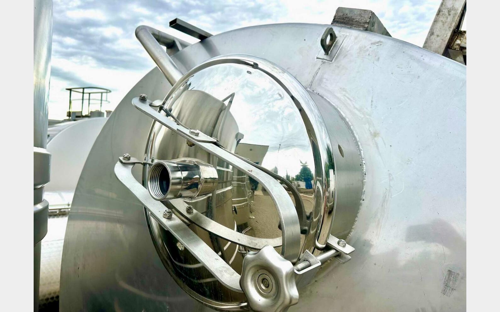 Cuve inox - Thermor&eacute;gul&eacute;e 140 HL (14 000 litres) STAI