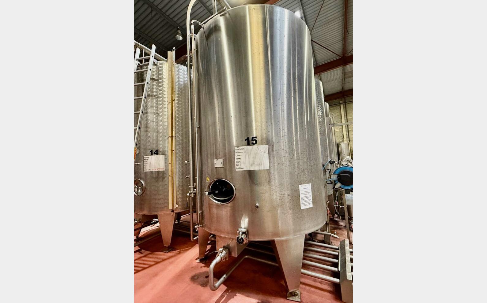 Cuve inox - Fond conique 124 HL (12 400 litres)