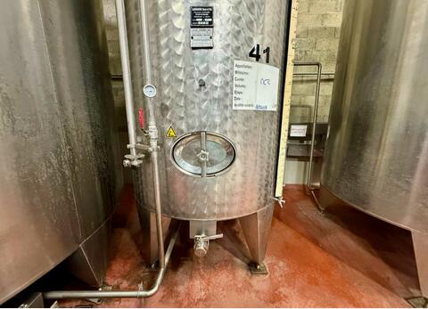 Cuve inox - Fond plat sur pieds 62 HL (6 200 litres) LAGOUARDE