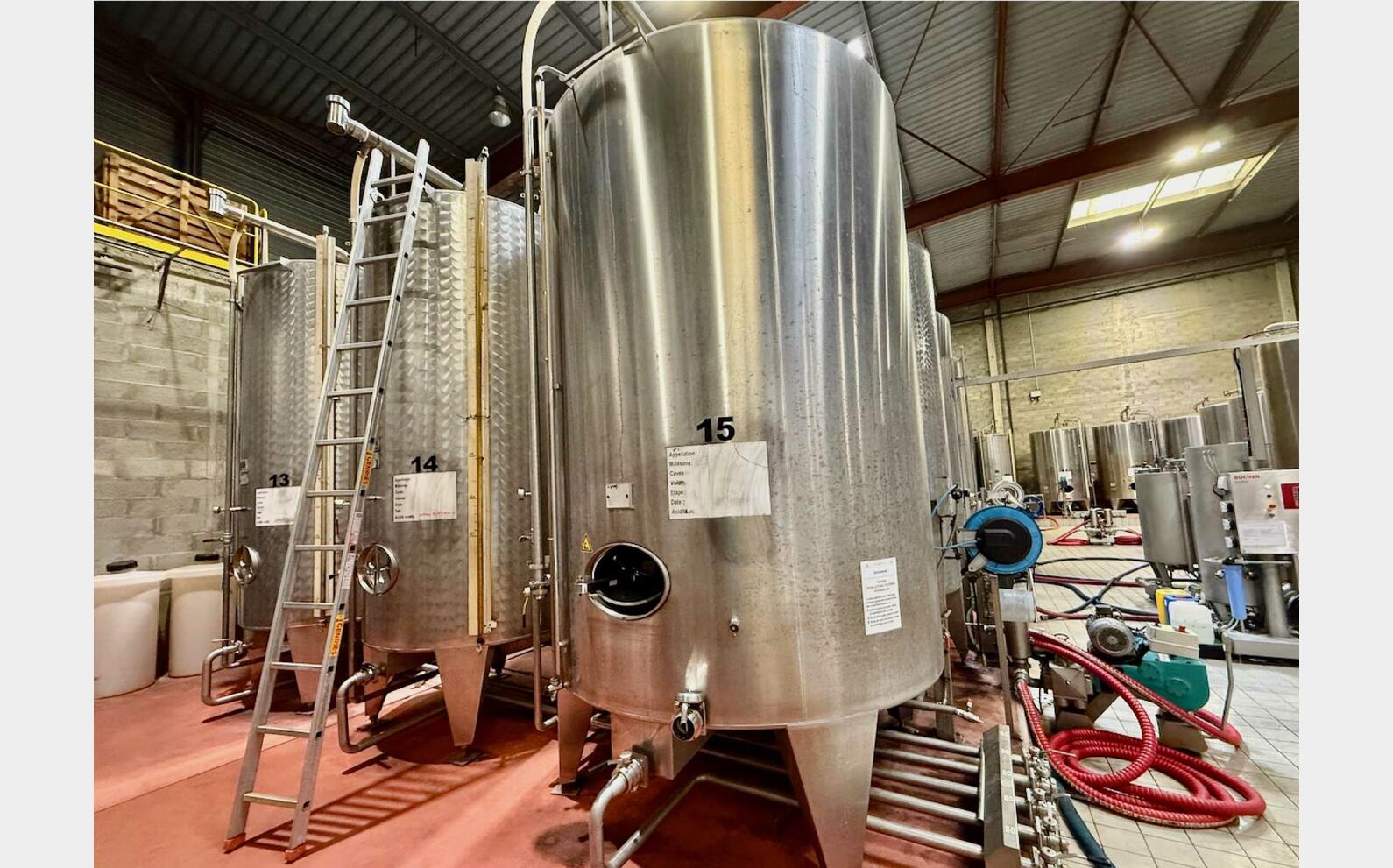 Cuve inox - Fond conique 124 HL (12 400 litres)