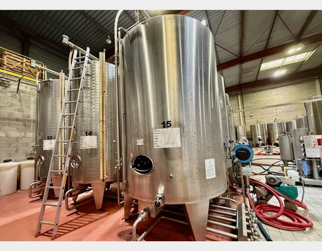 Cuve inox - Fond conique 124 HL (12 400 litres)