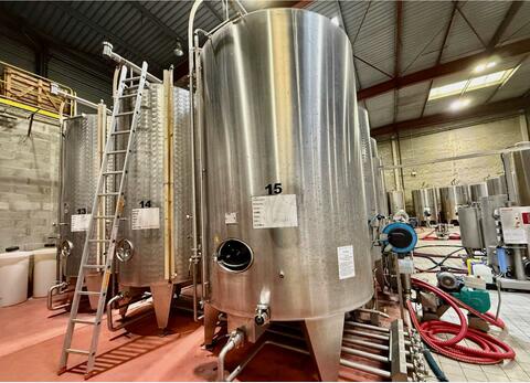 Cuve inox - Fond conique 124 HL (12 400 litres)