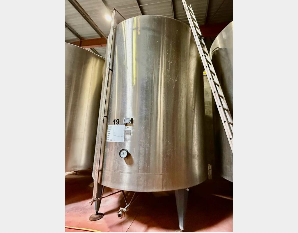 Stainless steel tank - Conical bottom on legs