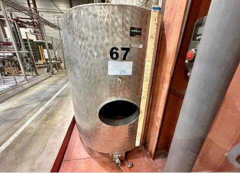 Oval stainless steel tank with bunghole - Flat bottom - On legs