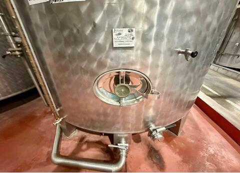 Stainless steel tank - Flat bottom on legs