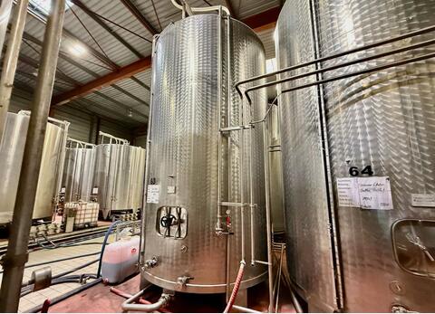 Stainless steel tank - Flat bottom on legs