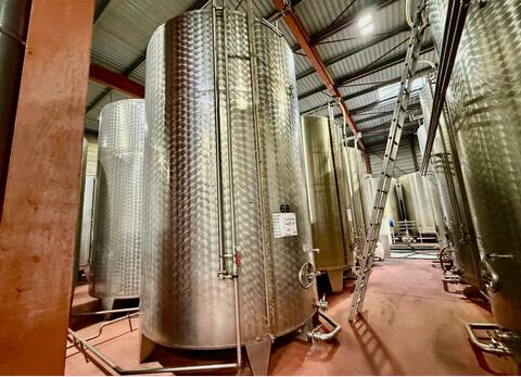 Cuve inox - Bouchonn&eacute;e 290 HL (29 000 litres) STAI