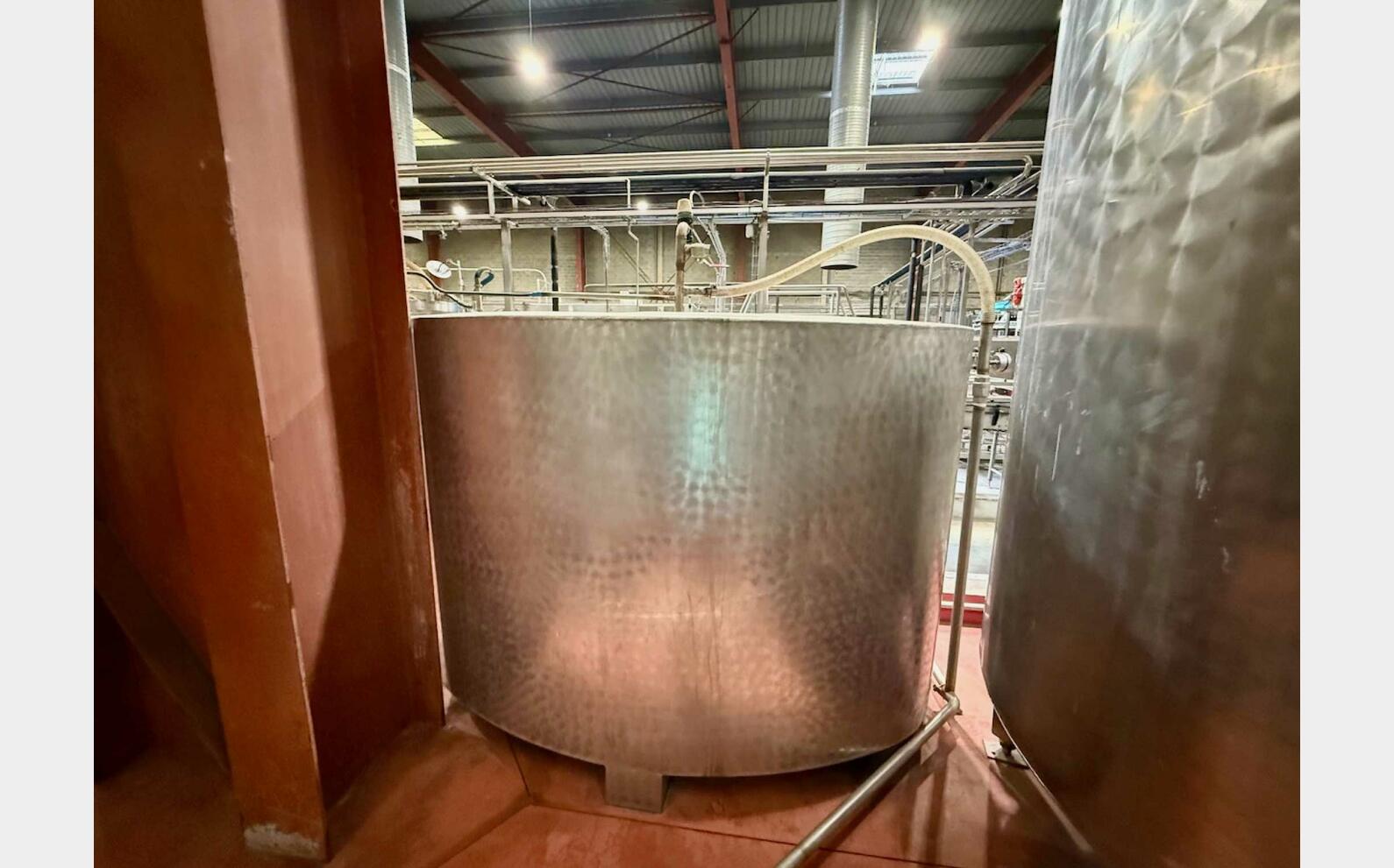 Oval sss tank with bunghole 41 HL (4,100 litres) LAGOUARDE