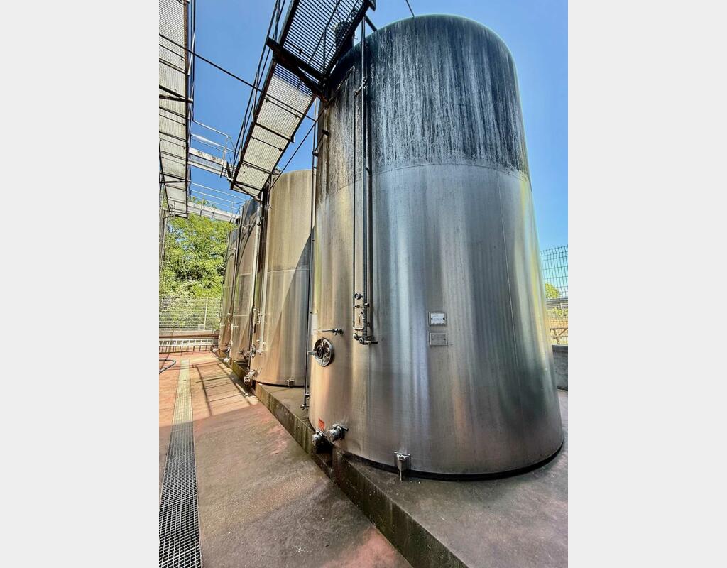 Stainless steel tank - Flat bottom