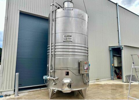 Temperature-controlled stainless steel tank - Conical bottom on legs