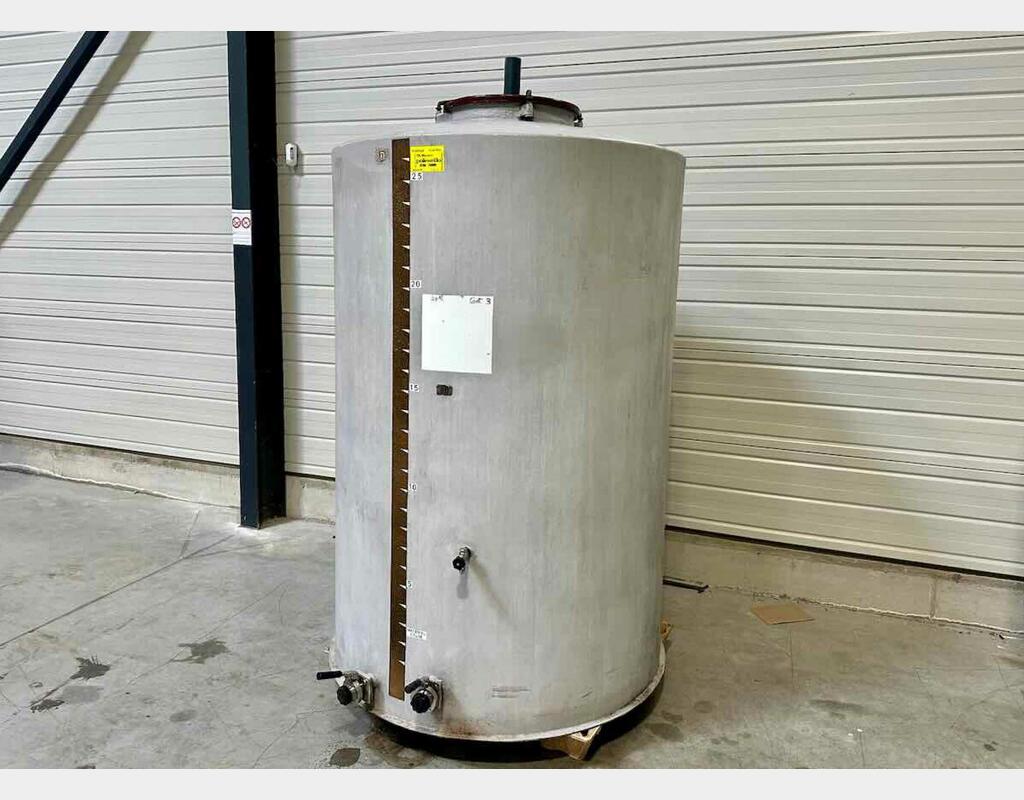 Fibreglass tank - Curved bottom  25 HL (2,500 litres)