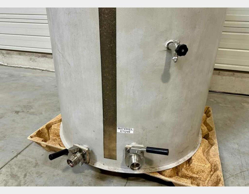 Cuve fibre de verre - Fond bombé sur jupe