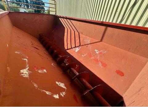 Grape harvest bucket - Tipping