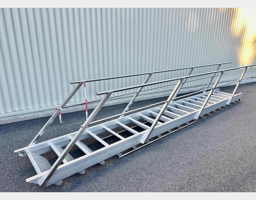 Escalier inox - 19 marches