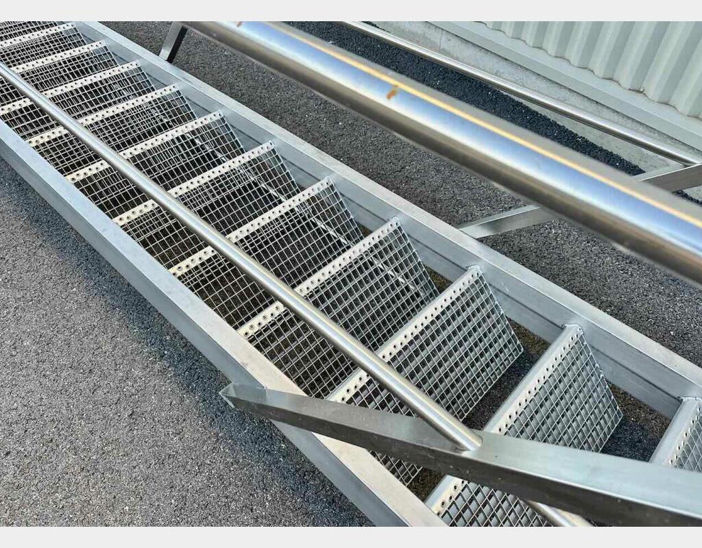 Escalier inox - 19 marches
