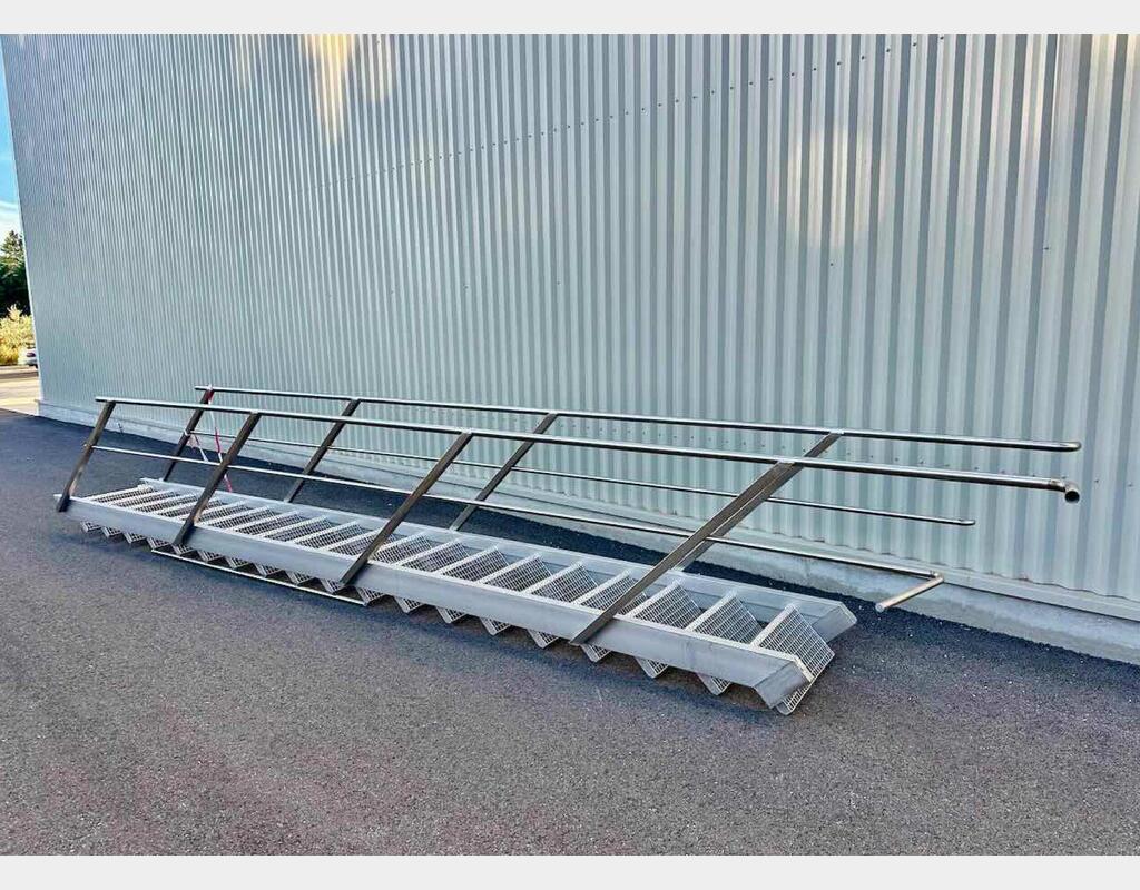 Escalier inox - 19 marches
