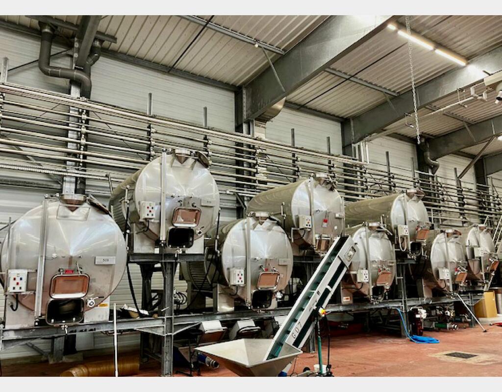 Stainless steel tank on supports - Horizontal