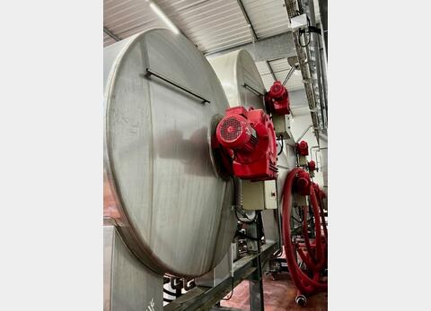 Stainless steel tank on supports - Horizontal