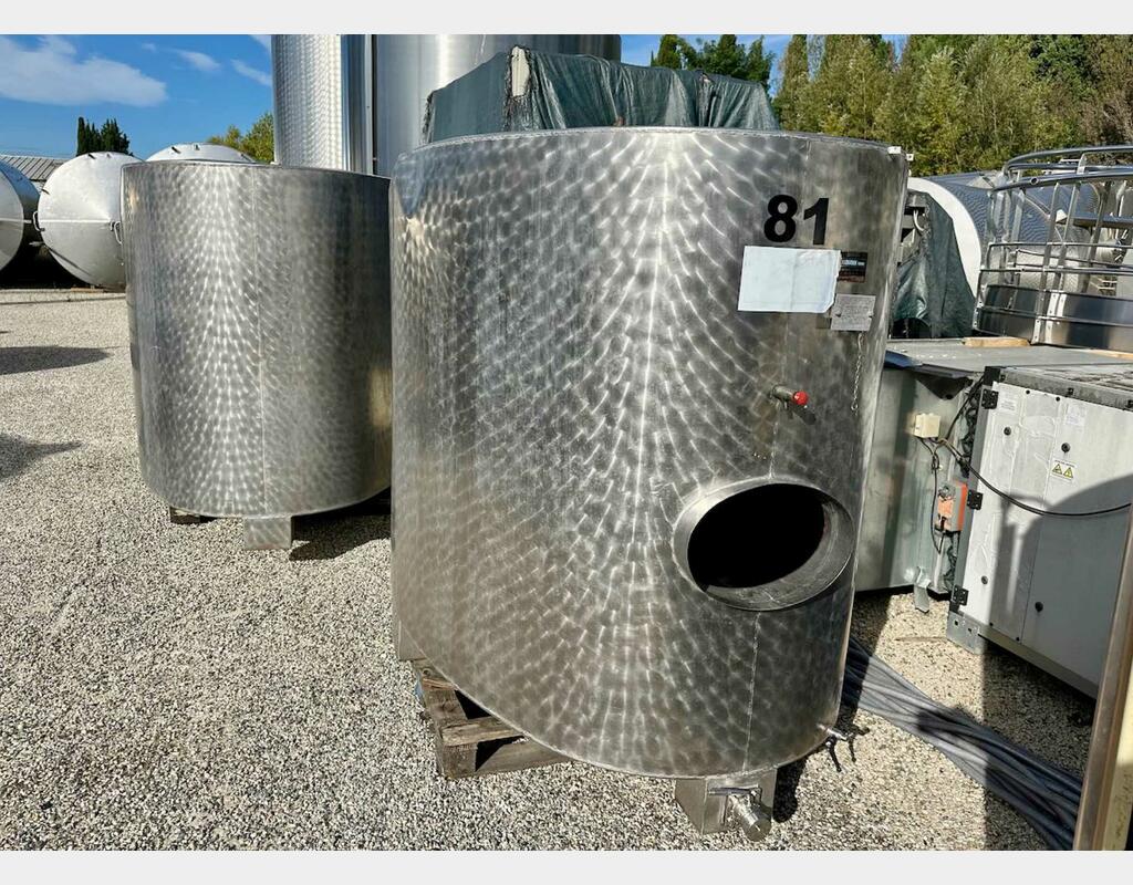 Cuve inox ovale - Bouchonnée - Fond plat avec boitard