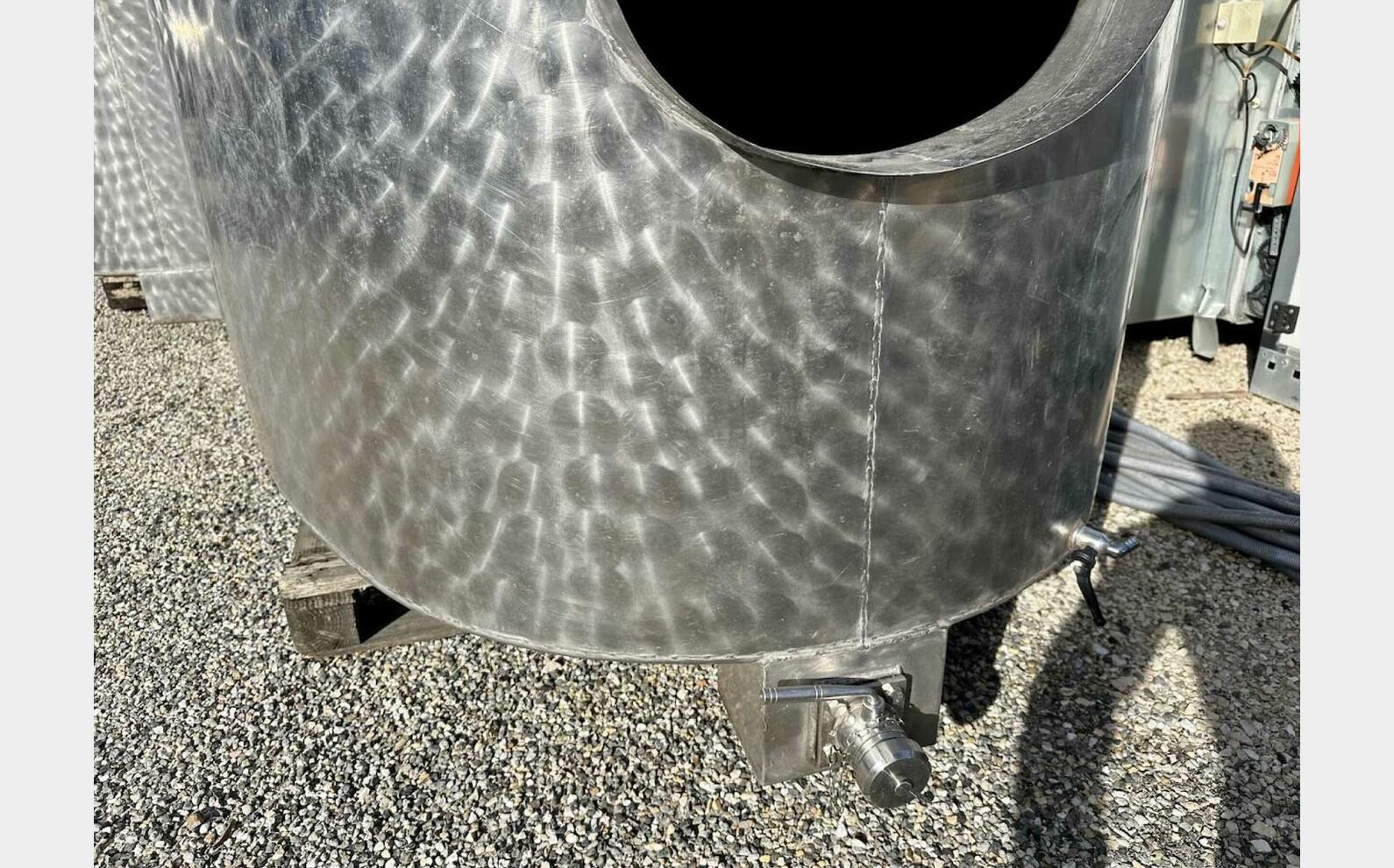 Cuve inox - Ovale 41 HL (4 100 litres) LAGOUARDE