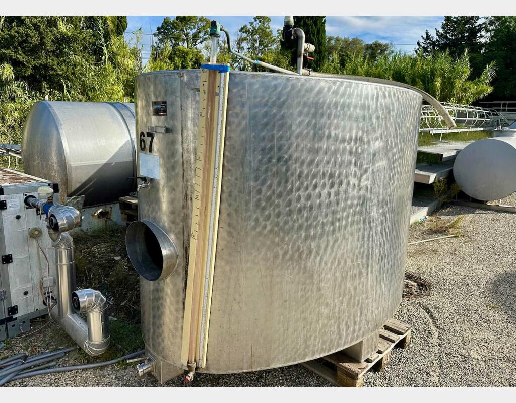 Cuve inox ovale - Bouchonnée - Fond plat avec boitard