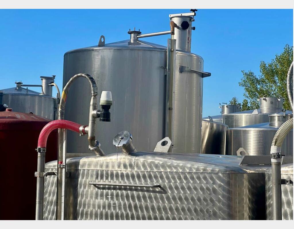 Rectangular stainless steel tank - Conical bottom - Outer finish: waxed