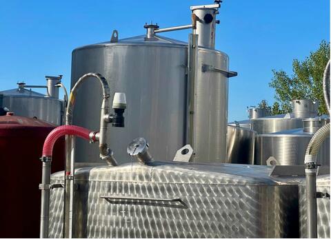 Rectangular stainless steel tank - Conical bottom - Outer finish: waxed