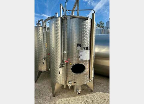 Cuve inox - Finition extérieur bouchonné - Fond plat sur pieds Cuve inox - Finition extérieur bouchonné - Fond plat sur pieds