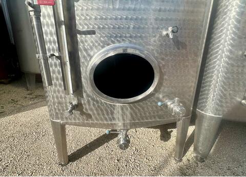 Rectangular stainless steel tank - Conical bottom - Outer finish: waxed