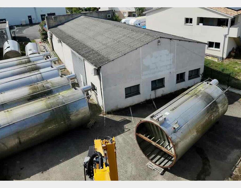 Cuve inox - Fond cuillère sur jupe - Stockage