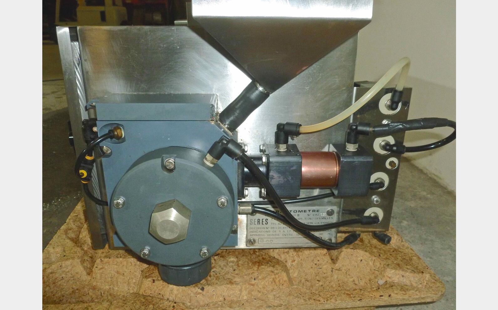R&eacute;fractom&egrave;tre SERES Type : REFRACTO II