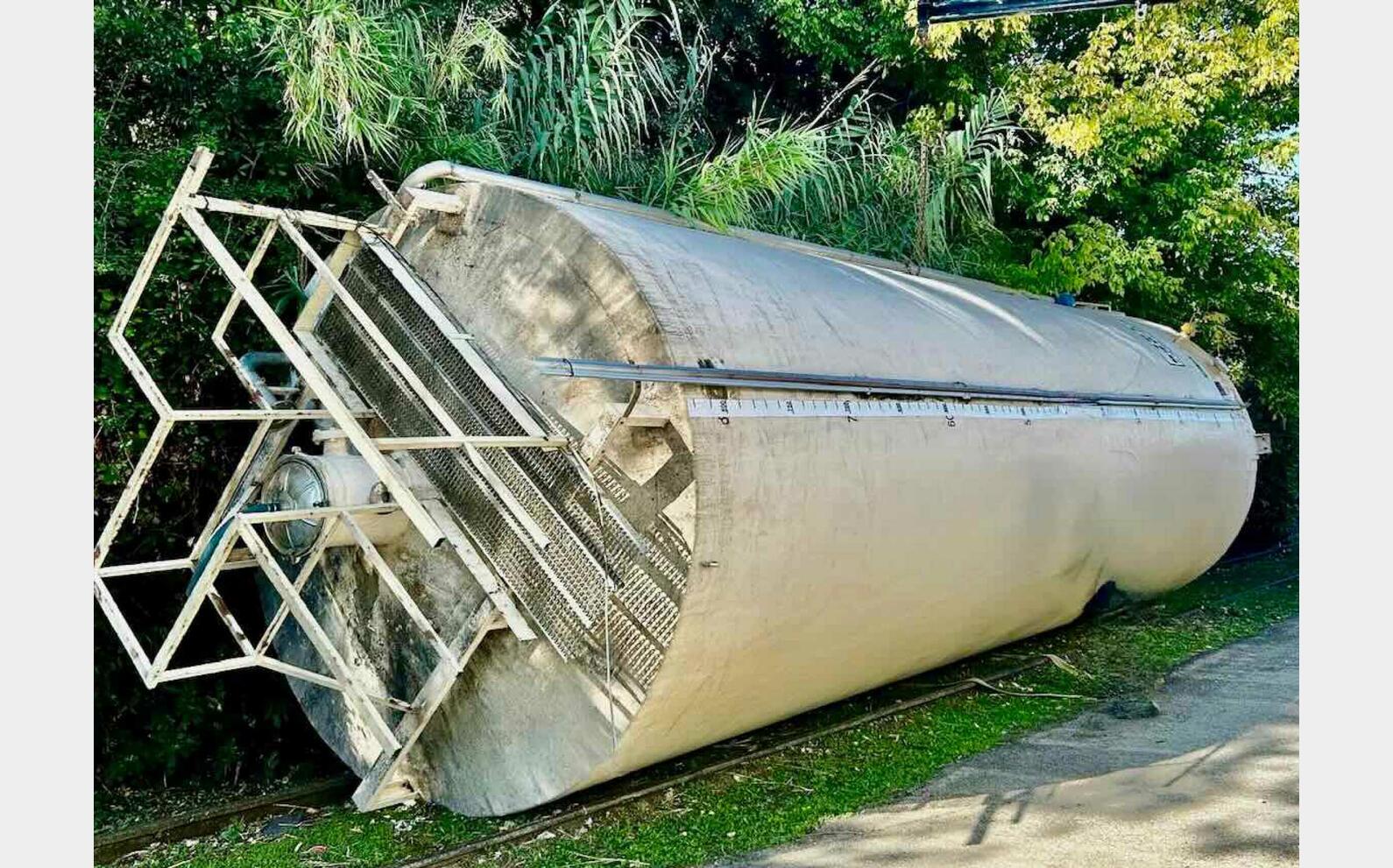 Cuve fibre fermée - Fond plat