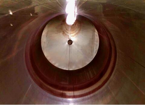 Cuve inox - Fond cuillère sur jupe - Stockage