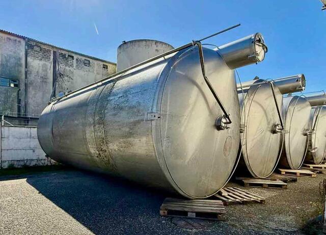 Cuve inox - Fond cuillère sur jupe - Stockage