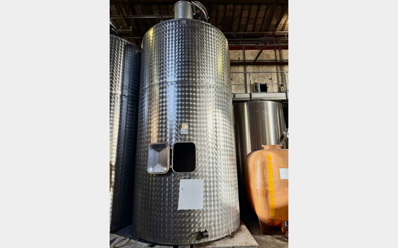 Ss tank - Flat bottom 220 HL (22,000 litres) LAGOUARDE